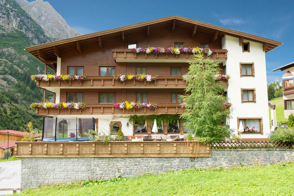 Pension Mittagskogel Sankt Leonhard im Pitztal Exterior foto
